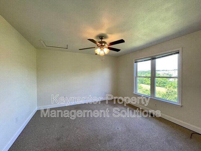 Building Photo - 38 Enchanted View Cir