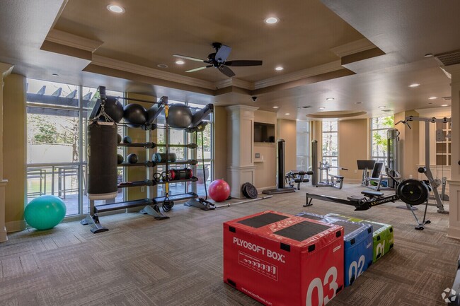 Building Photo - Spacious Floor Plans & Premium Amenities Await