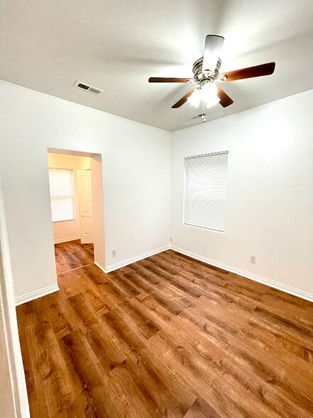 Building Photo - 8053 S Throop St