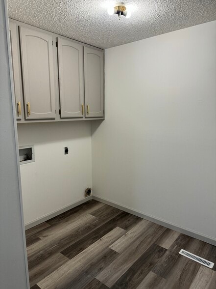 Building Photo - 206 Kate Dr