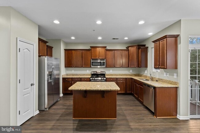 Building Photo - 7544 Stonehouse Run Dr