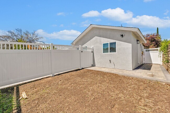 Building Photo - Brand-New Studio Guest House with Modern C...