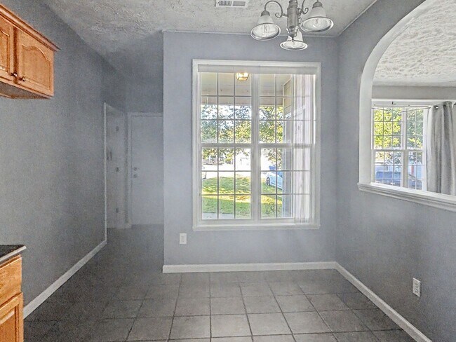 Building Photo - 7701 Redwood Ave