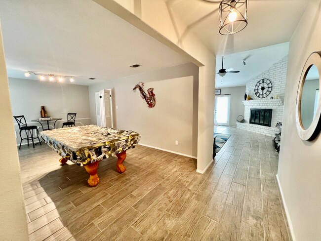 Building Photo - 550 Westoak