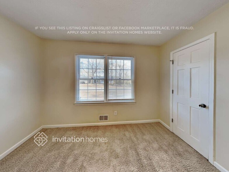 Building Photo - 4258 Castlegate Dr