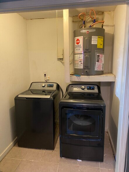 Building Photo - 1863 Nekoma Ct