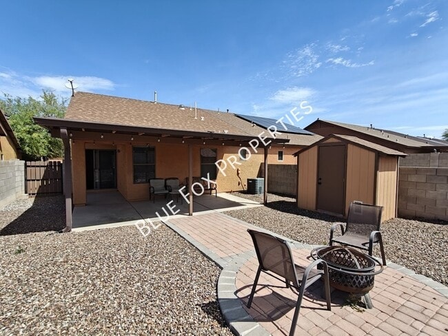 Building Photo - 2122 E Calle Arroyo Lindo