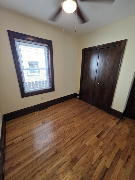 Building Photo - 1745 W 31st Pl