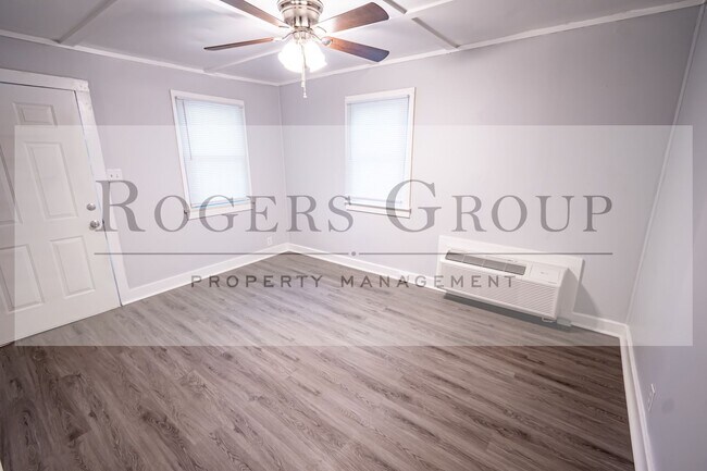 Building Photo - 102 High St