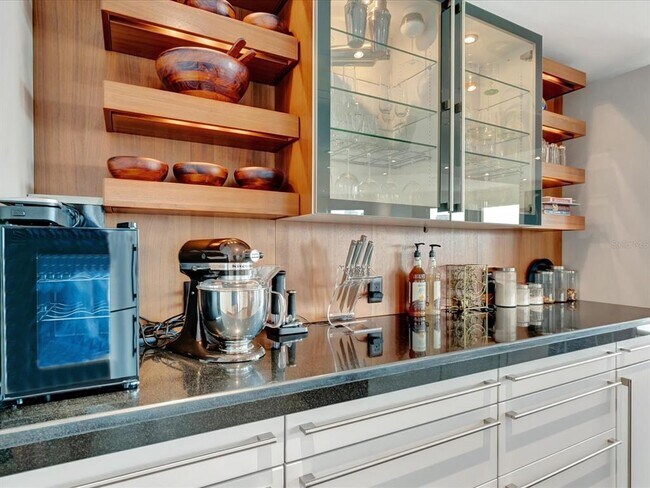 Building Photo - 555 5th Ave NE