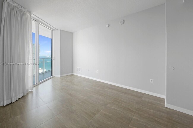 Building Photo - 1900 N Bayshore Dr