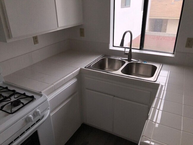 Building Photo - 257TH