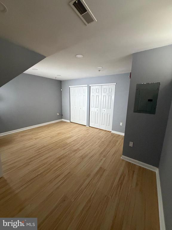 Building Photo - 1831 W Diamond St