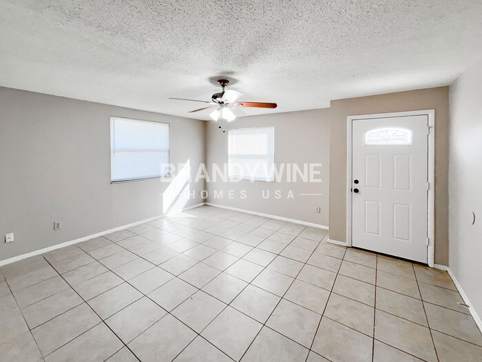 Building Photo - 3026 Mangrove Ave