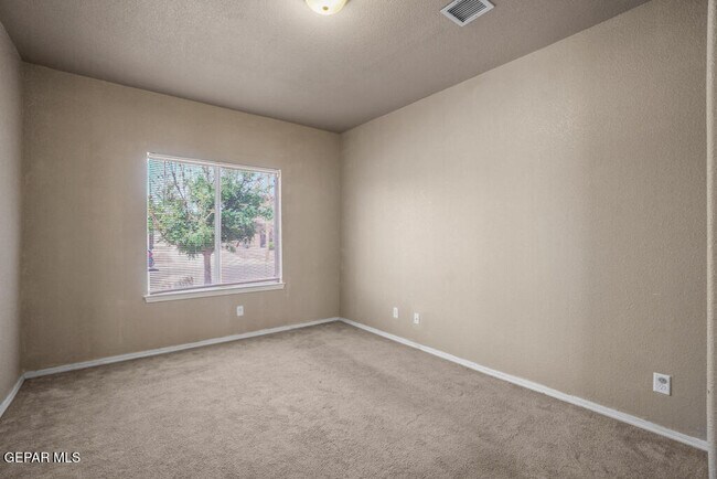 Building Photo - 2932 Pino Triste Dr