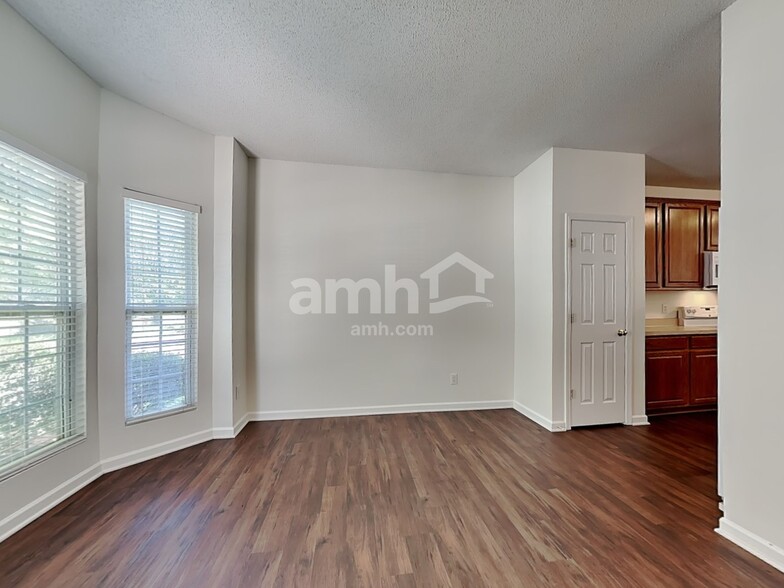 Building Photo - 5 Black Haw Ct