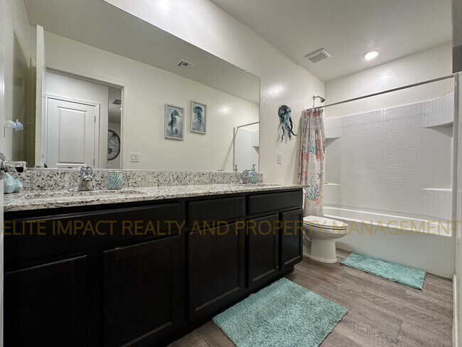 Building Photo - 6948 S Victor Dr