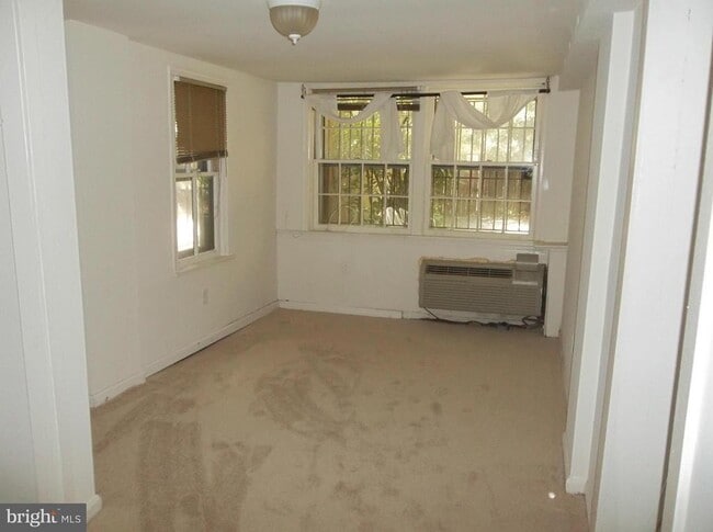 Building Photo - 1745 Lanier Pl NW