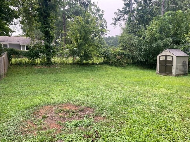 Building Photo - 4260 S Lakeshore Dr