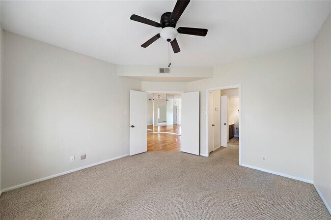 Building Photo - 2207 S Braeswood Blvd