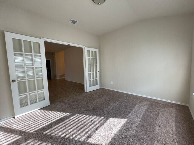 Building Photo - 705 Rebecca Lynn Ln