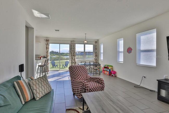 Building Photo - 10546 Medford Lakes Dr