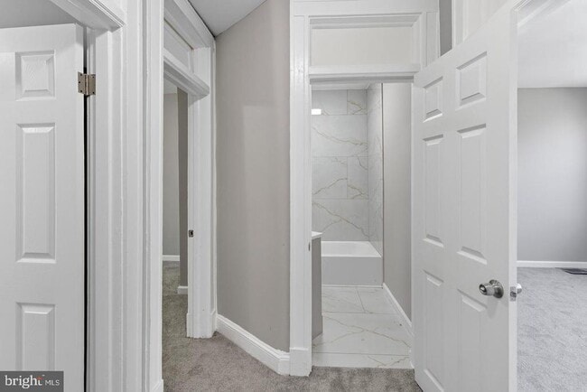 Building Photo - 809 Pontiac Ave