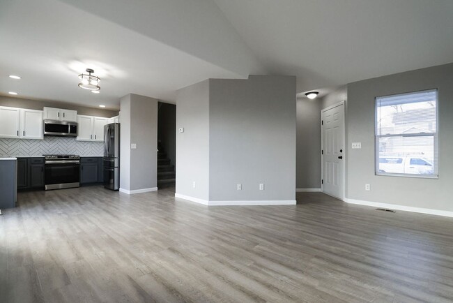 Building Photo - Beautifully Renovated Town home in Eaton.