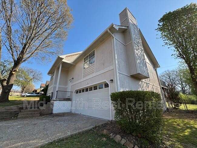 Building Photo - 125 Almond Cove