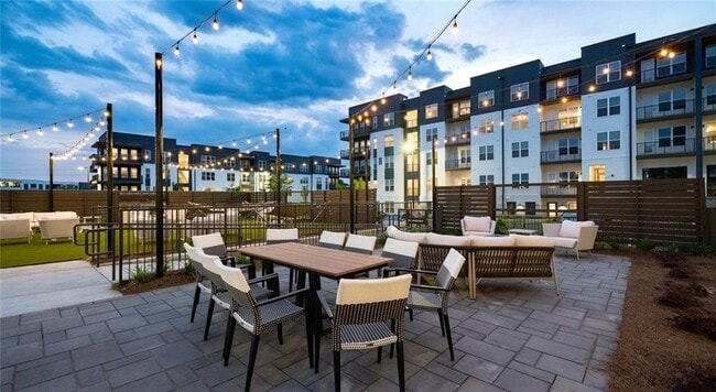 Building Photo - 1000 Rea Dr SW