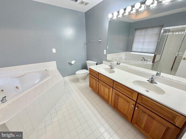 Building Photo - 3344 Wilton Crest Ct