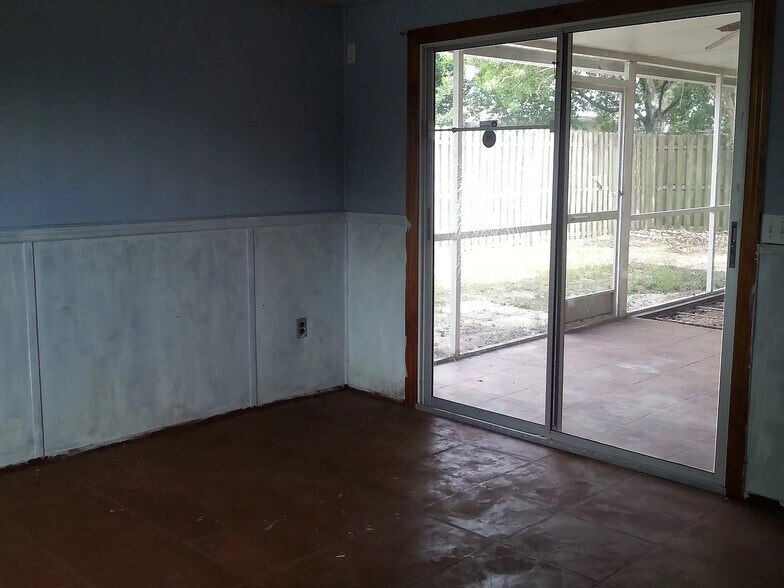 Building Photo - 11806 Enterprise Dr