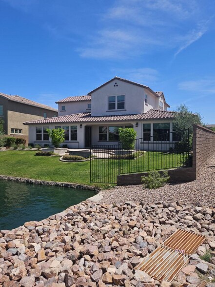 Building Photo - 4362 S Gardenia Dr