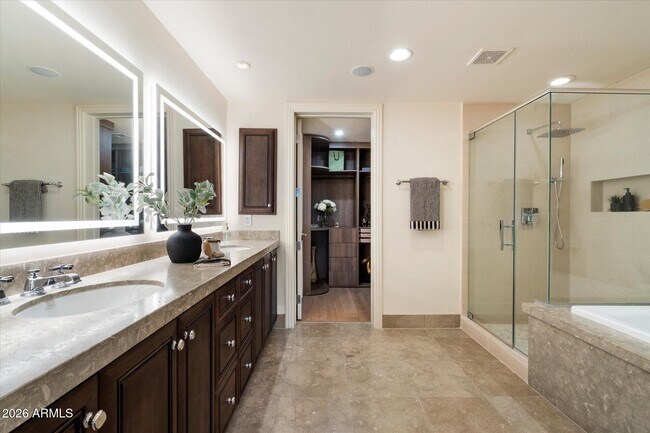 Building Photo - 7181 E Camelback Rd