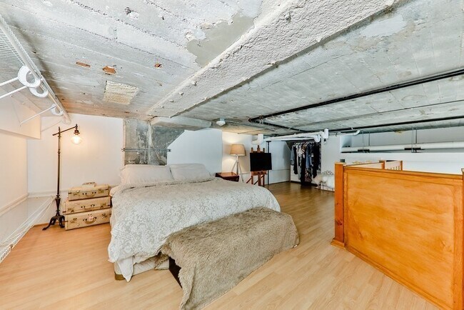 Building Photo - 156 Porter St