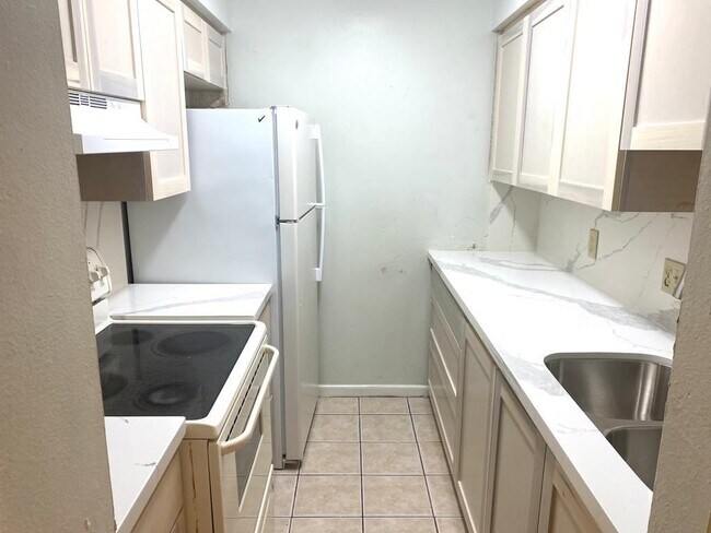 Building Photo - 5302 Springfield Ave