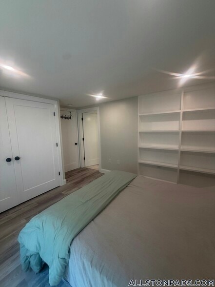 Building Photo - 57 Brentwood St