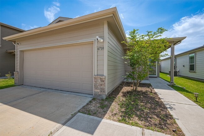 Building Photo - 6718 Forbes Run Dr