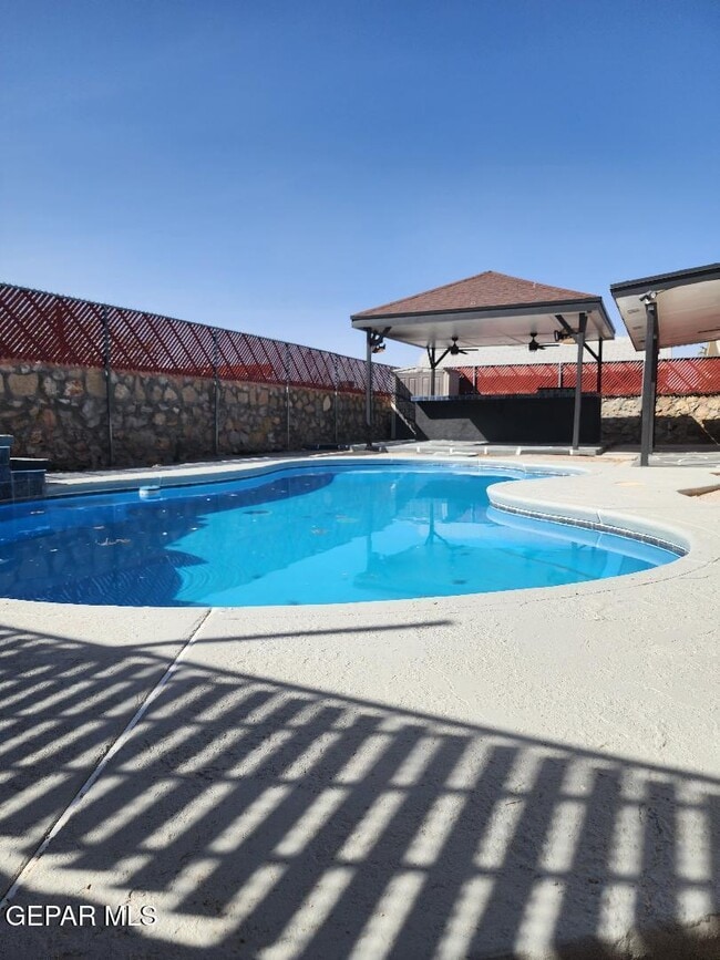 Building Photo - 3317 Wayside St