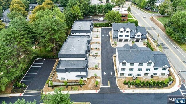 Building Photo - 108 Collignon Way