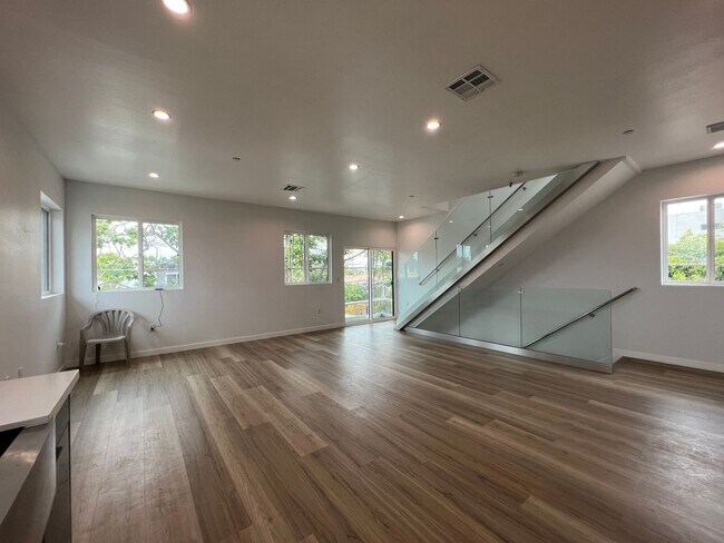 Building Photo - 5526 Blackwelder St