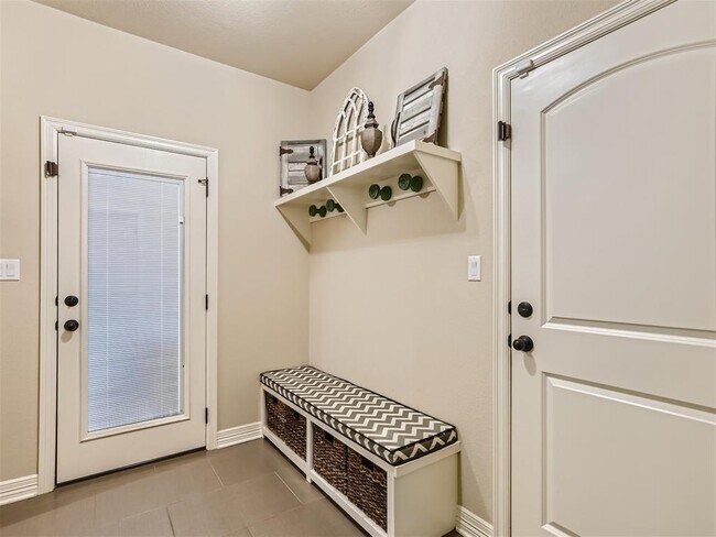 Building Photo - 205 Quarry Lake Estates Dr