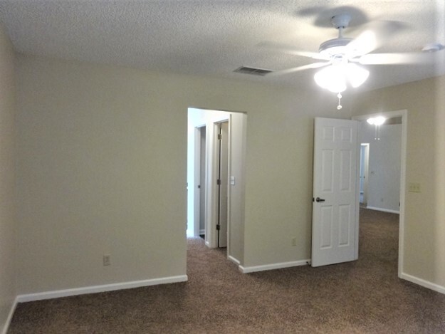 Building Photo - 11062 Gullwing Ct
