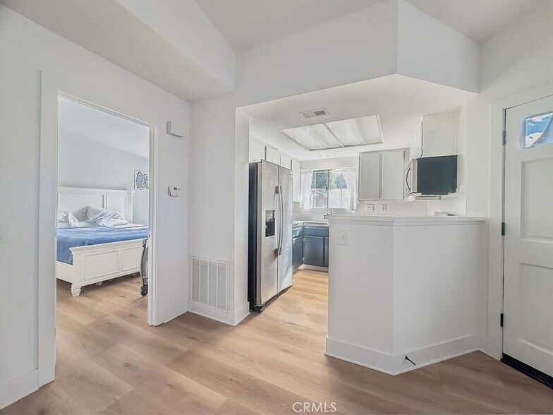 Building Photo - 141 Timbre