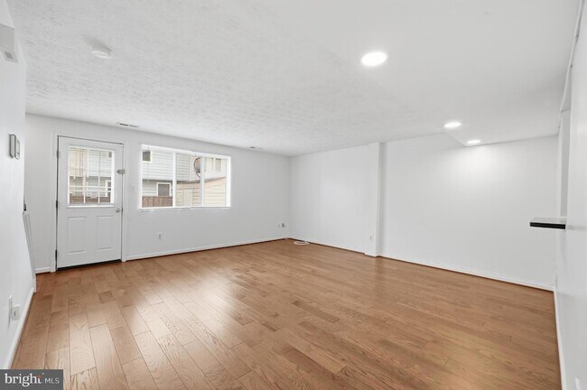 Building Photo - 7 Leatherwood Ct