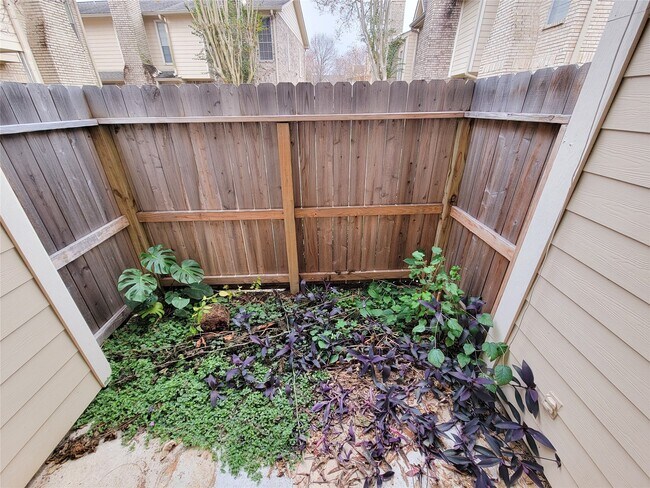 Building Photo - 7575 Cambridge St