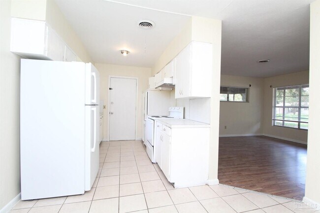 Building Photo - 106 St Regis Dr