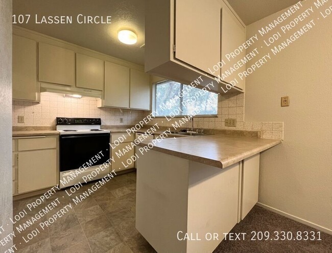 Building Photo - 107 Lassen Cir