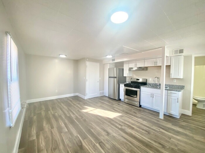 Building Photo - 2625 E Copper St