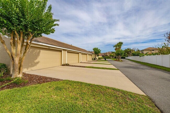 Building Photo - 7435 Ripplepointe Way